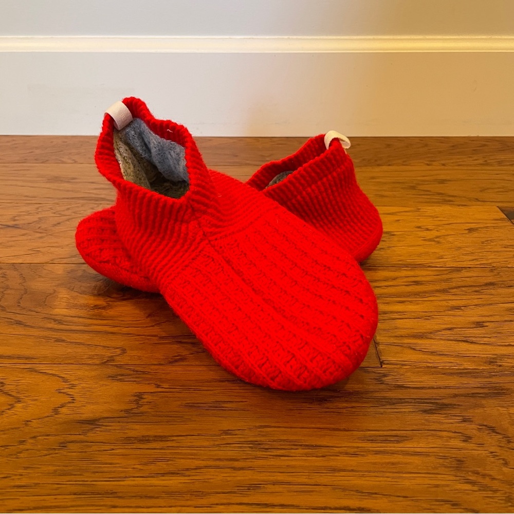 Bombas Cozy Red Knit Washable Slippers